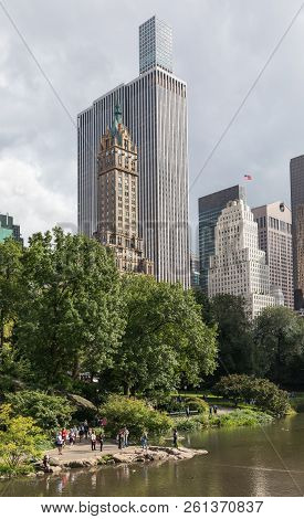 New York, Usa - Sep 24, 2018: Pond In The Central Park In Nyc. Central Park And Manhattan Skyline. M