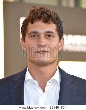LOS ANGELES - SEP 24:  Rafi Gavron arrives for the 