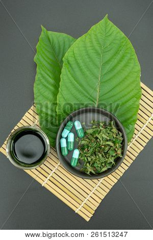 Mitragynina Speciosa Or Kratom