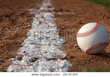 Béisbol a lo largo de la línea de base