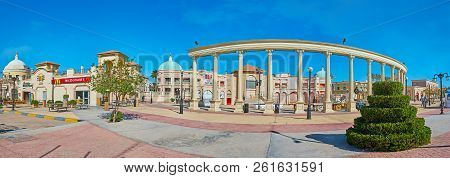 Sharm El Sheikh, Egypt- December 26, 2017: Panorama Of The Shopping Square Of Il Mercato Italian Sty