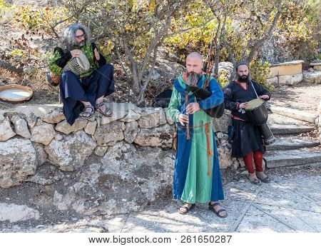 Jerusalem, Israel, September 29, 2018 : Musicians In Medieval European Costumes Play Music On The Ba