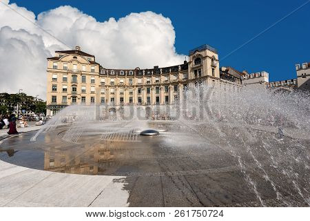 Munich, Germany - Sept 6, 2018: Tourists And Locals Visit The Karlsplatz Or Stachus And The Karlstor