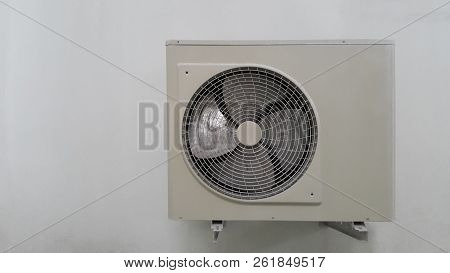 Air Condition Unit On Wall , Outdoor Part For Condencing Unit