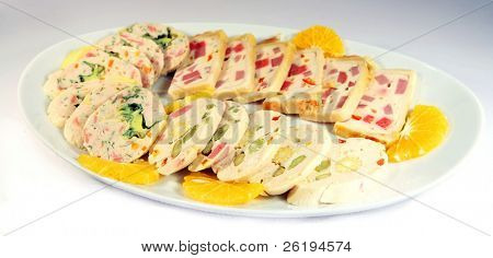 Pasta de frango recheado com legumes e sausagemeat. Uma iguaria buffet cinco estrelas