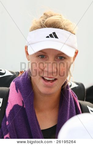 Australske tennis stjerne Alicia Molik møde fans i Doha, Qatar, under i Qatar Total Open, i februar