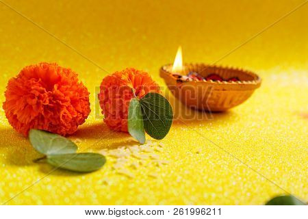 Happy Dussehra Greeting Card , Green Leaf And Rice