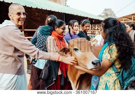 Mayapur, West Bengal, India - February 7, 2020. Multinational Group Of Teenage Girls On A Field Trip