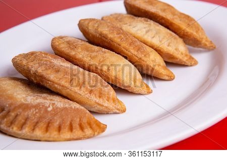 These Homemade Beef Empanadas Are Made With A Delicious Meat Picadillo Filling. The Empanada Filling