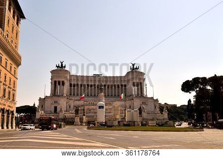 April 8th 2020, Rome, Italy: View Of The Altar Of The Fatherland Without Tourists Due To The Lockdow
