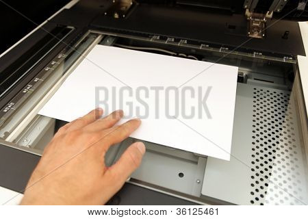 ผู้จัดการกับการทำงานเครื่องถ่ายเอกสารเลเซอร์