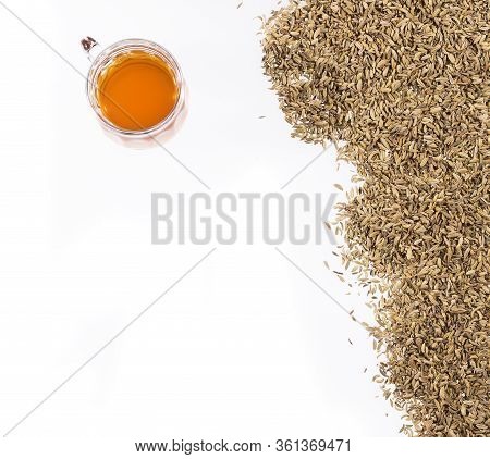 Foeniculum Vulgare - Herbal Tea Fennel Tea In Glass Cup With Dried Fennel Seeds