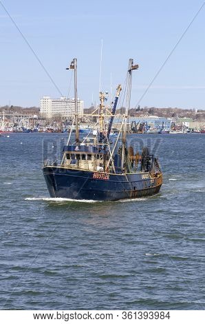New Bedford, Massachusetts, Usa - April 14, 2020: Commercial Fishing Boat Hustler As She Leaves New 