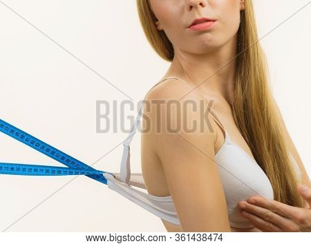 Woman Wearing Wrong Bra, Underbust Band Too Loose. Female Breast In Lingerie. Measure Bra Size, Fitt