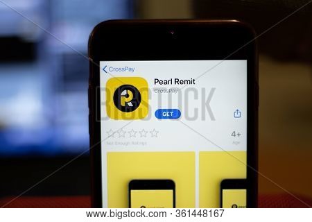 Los Angeles, California, Usa - 16 April 2020: Pearl Remit Logo On Screen Close Up. App Store Icon Vi