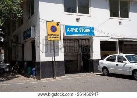 New Delhi, India - March 29, 2020: The -one Store Market Sells Groceries And Other Essentials In The