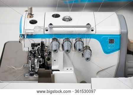 The Overlock Sewing Machine Is Used To Finish The Edges Of Materials Such As Skirts, Dresses And Blo