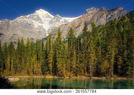 Mount Robson And Whitehorn Mountain, Kinney Lake, Jasper Alberta Kanada