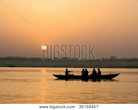 Tramonto sul fiume Gange