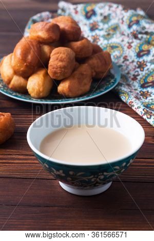 Baursaki In A Plate With A National Pattern, Bashkir Dishes, Uzbek Dishes, Oriental Cuisine