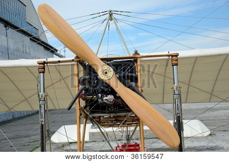 ดูอากาศ - Bleriot เครื่องบินจำลอง