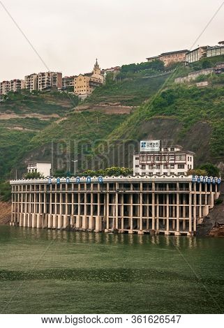 Baidicheng, China - May 7, 2010: Qutang Gorge On Yangtze River. Sanxia Building On Multi-level Stilt