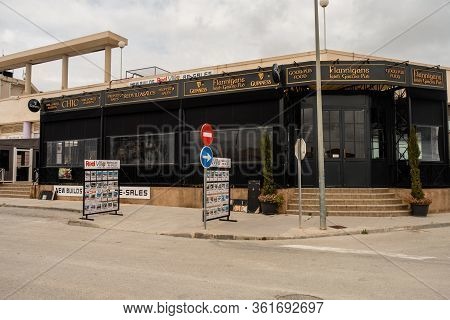 Torrevieja, Valenciana, Spain - Apr 17 2020 : Bar, Shop Or Restaurant Closed For Business During Cov