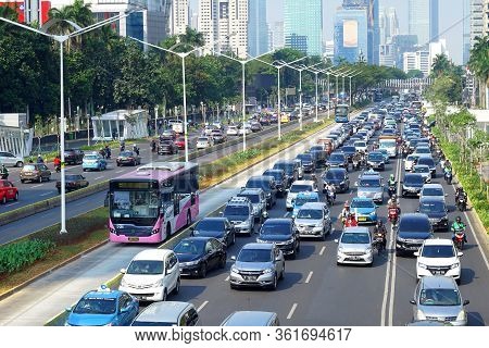 Jakarta, Indonesia Oct. 9, 2019 : Jakarta Brt (transjakarta) Passed Jendral Sudirman Street In Heavy