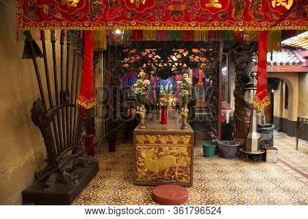 Buddha God Goddess Statue And Decoration Of Leng Chu Kiang Or Chao Mae Lim Ko Niao Chinese Shrine Fo