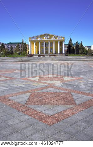 Cheboksary, Russia, 13.05.2022. The Capital Of The Chuvash Republic. Paving Stones Of The Red Square