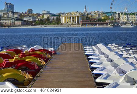 Cheboksary, Russia, 13.05.2022. The Capital Of The Chuvash Republic. Pleasure Boat Pier On The Volga