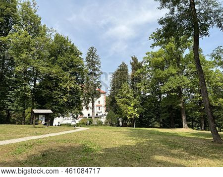 The Snežnik Castle Park - Stari Trg Pri Lozu, Slovenia (park Ob Gradu Snežnik Ali Grajski Park Snežn
