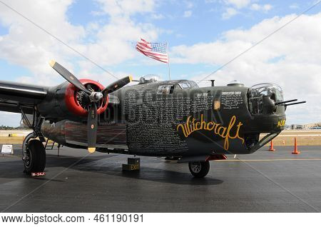 Fort Lauderdale, Usa - February 7, 2009: One Of Two Remaining B-24 Liberator Aircraft In Flying Cond