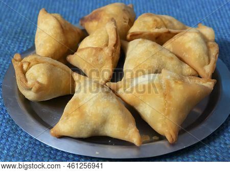 Homemade Samosa, Samsa Or Smosa. A Vegetarian Spicy Indian Special Traditional Street Food. Iftaari 