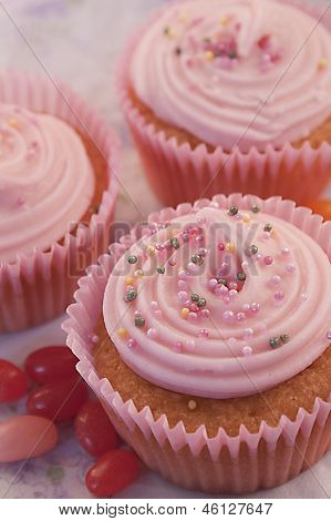 Deliziosi Cupcakes fragole crema con zucchero Pe