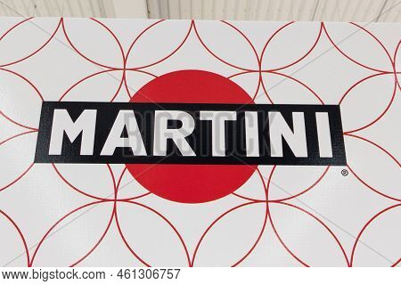 Bordeaux , Aquitaine  France - 05 09 2022 : Martini Logo Brand And Sign Text Wall Advertising Of Ita