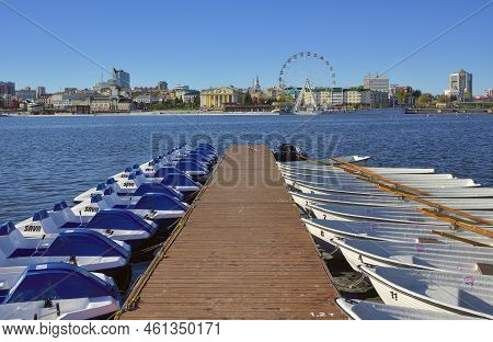 Cheboksary, Russia, 13.05.2022. The Capital Of The Chuvash Republic. Pier Of Pleasure Boats On The E