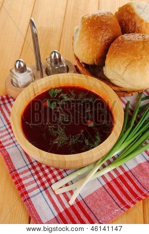 Vynikající boršč v tabulce detail