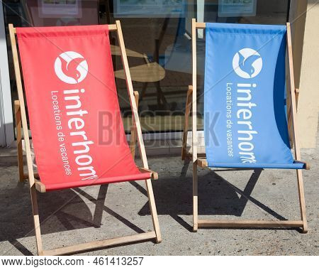 Bordeaux , Aquitaine  France - 08 31 2022 : Interhome Sign Logo And Text Brand On Beach Seat Travel 