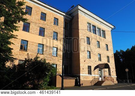 Petrozavodsk, Republic Of Karelia, Russia August 3 2022. Facade Of The Building Of The Faculty Of Ec