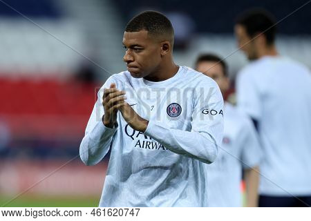 Kylian Mbappe Of Paris Saint-germain Fc During The  Uefa Champions League Group H Match Beetween Par