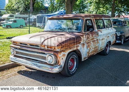 Falcon Heights, Mn - June 18, 2022: High Perspective Front Corner View Of A 1964 Chevrolet C10 Subur