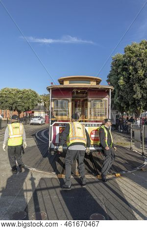 San Francisco, Usa - June 7, 2022:  Historic  Cable Car Powell Hyde Line On Turntable At Powell Stre