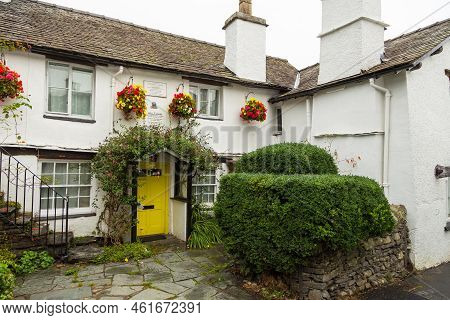 Hawkshead, Cumbria, Uk, 15 August 2018 - Facade Of A White Buildings In The Village Of Hawkshead In 