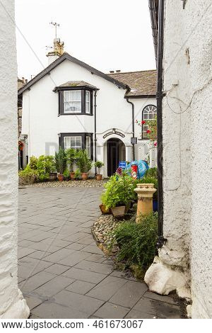 Hawkshead, Cumbria, Uk, 15 August 2018 - Facade Of A White Buildings In The Village Of Hawkshead In 