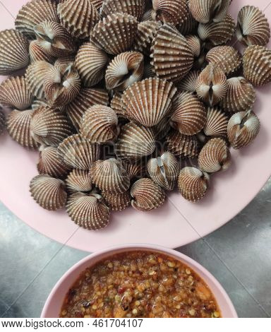 Tegillarca Granosa Or Also Known As A Cockle , Blood Clam. Close Up Shot. After Cooked. With Thai Sp