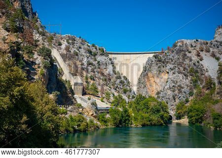 Mountain Lake. Emerald Water Reservoir Behind The Dam Oymapinar. Green Canyon In Manavgat Region, Tu