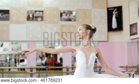 In The Ballet Hall, Girl In White Ballet Tutu, Pack Is Engaged At Ballet, Rehearse Part De Bra, Rais