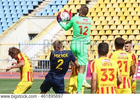 Uzhhorod, Ukraine - August 29, 2022: Goalkeeper Oleksii Palamarchuk Of Inhulets In Action During The
