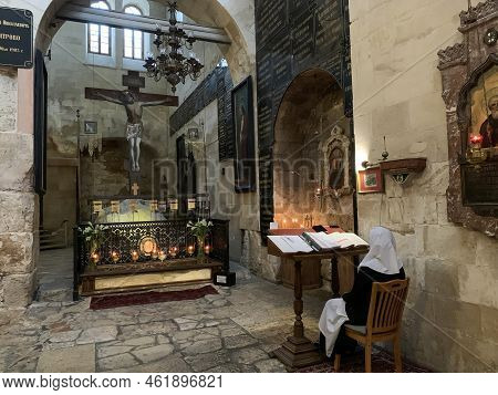 Jerusalem, Israel - December 28, 2021: The Threshold Of The Judgment Gate In The Alexander Compound 